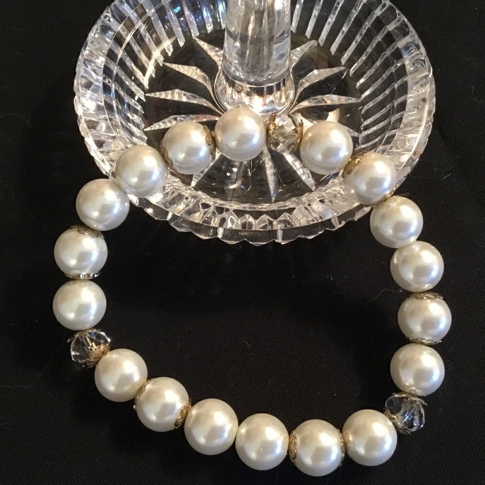 White Faux Pearl and Clear Crystal Stretch Bracelet